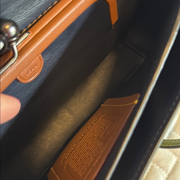 Coach - Elegant Army Green Leather Crossbody Bag - Picture 6 of 11